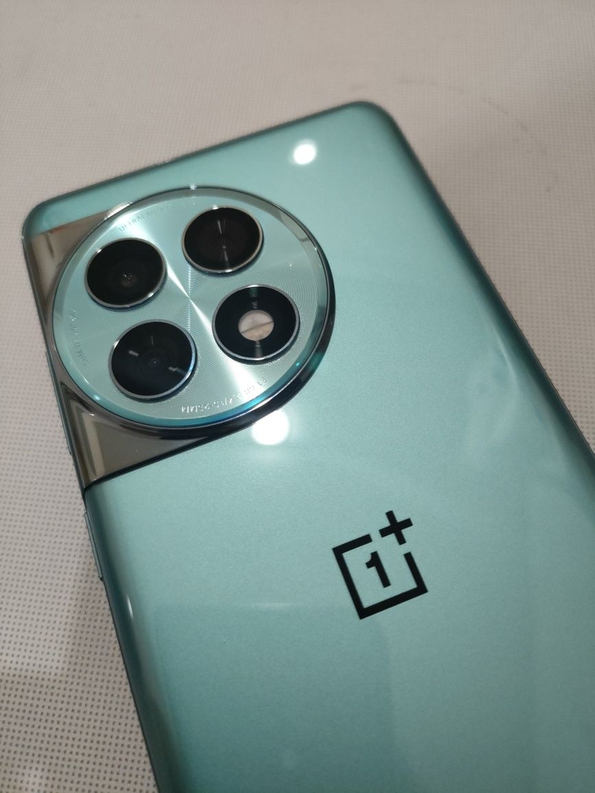 oneplus ace 2 pro,android15. возможен обмен на айфон,без моих доплат