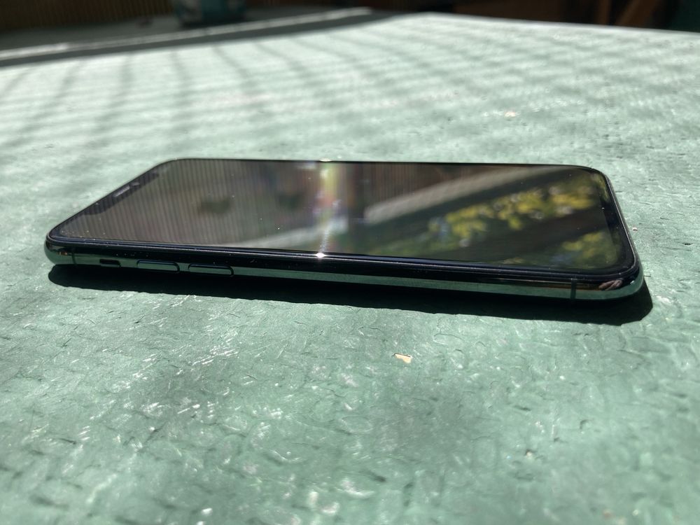 iPhone 11 pro 256GB midnight green