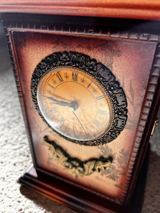 Relogio antigo de madeira