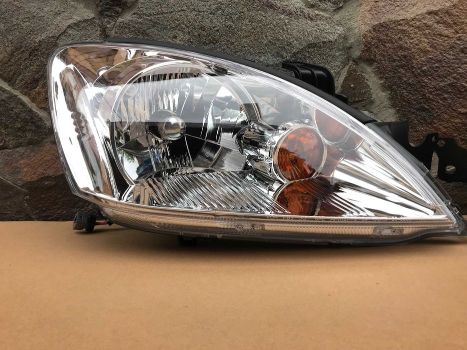 Фари фара Mitsubishi Lancer 9 (03-08)