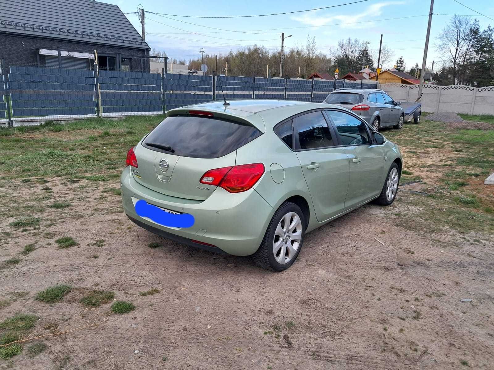 Opel  Astra J 1,4 benzyna 120km