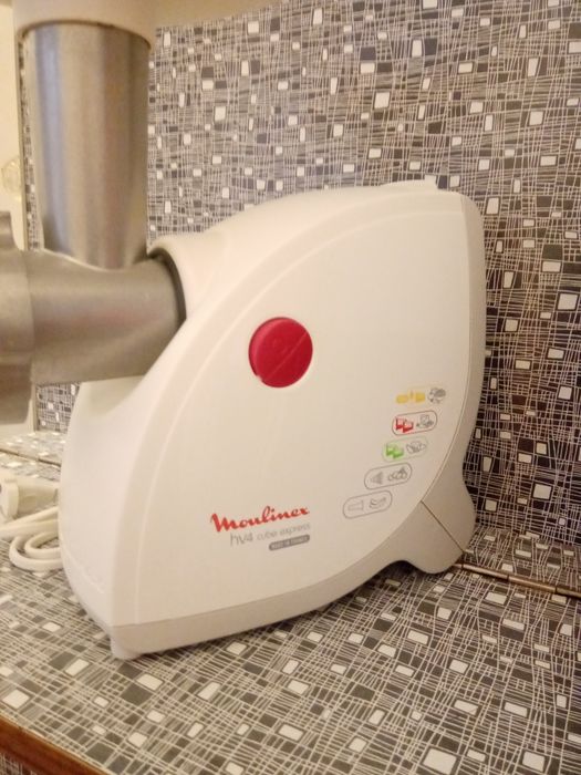 Мясорубка электрическая