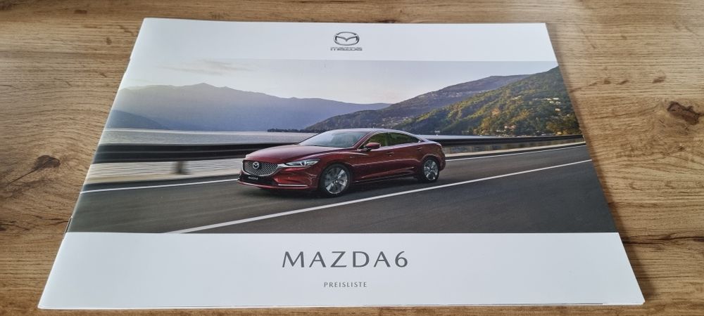2023 Prospekt Mazda 6 na innej S-Klasse, Audi A7, BMW 7, Ford Mustang.