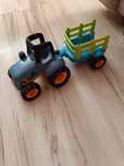 Traktor z przyczepą