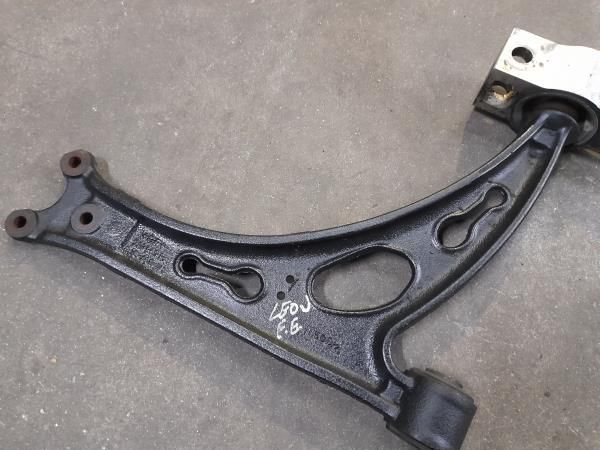 Braço de suspensão frente esquerdo SEAT Leon (1P1)