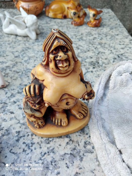 Loucas vários tipos azulejo , prato , bonecos