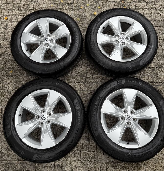 Volvo xc40 V60 xc60 alufelgi 18 kola opony 235/60 r18 Michelin