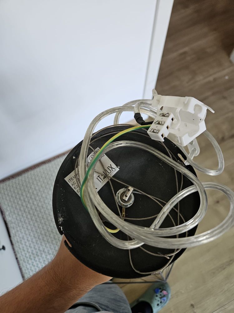 Geometryczna czarna lampa Leroy Merlin