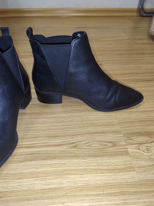 Черевики жіночі коротенькі