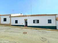 Moradia T3 com quintal em Castro Verde