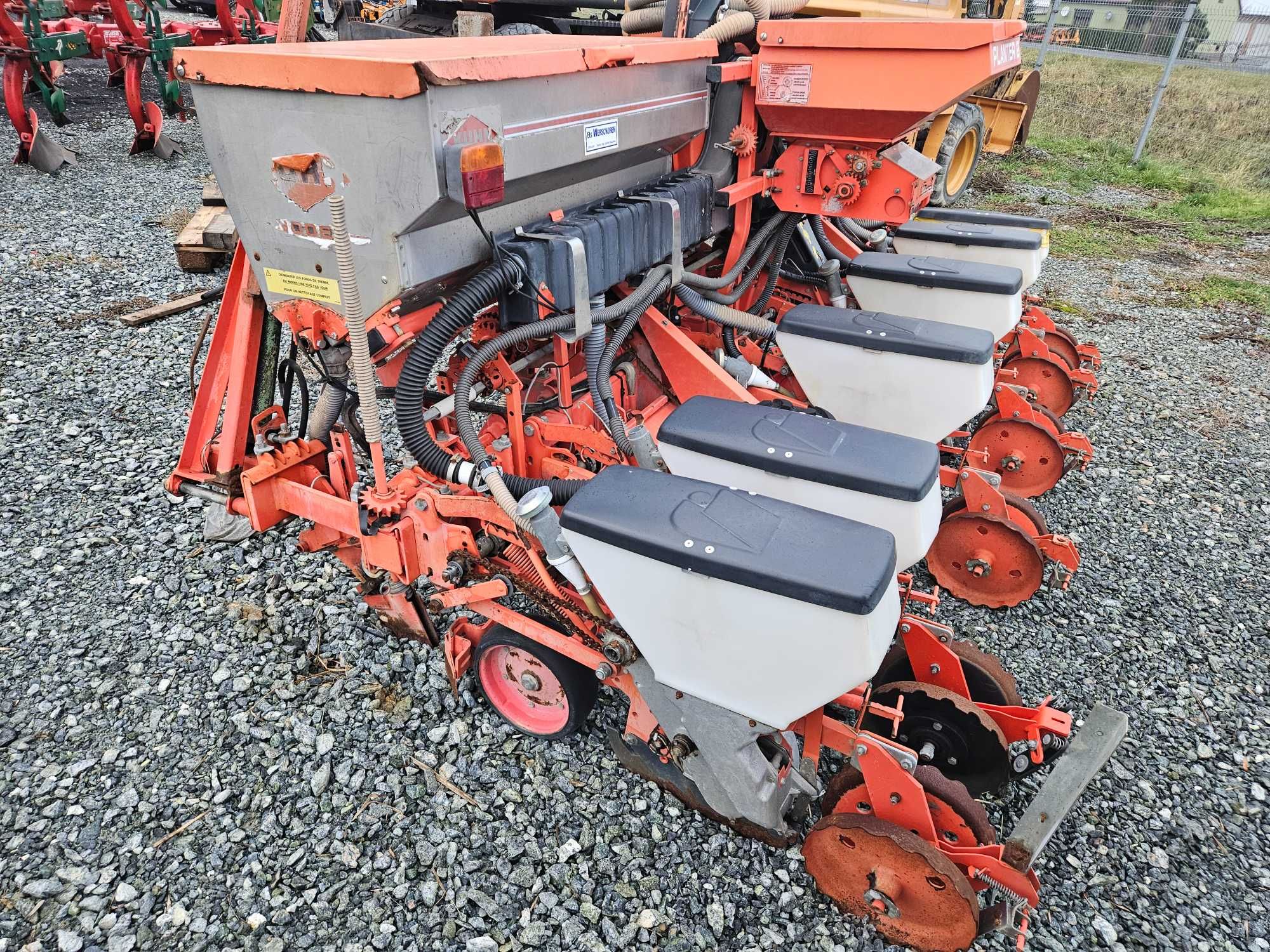Siewnik do kukurydzy 6 rzędowy Kuhn Planter 2