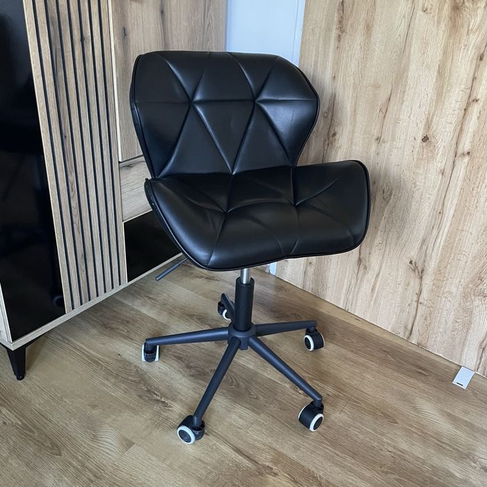 Hoker HR111K taboret kosmetyczny obrotowy