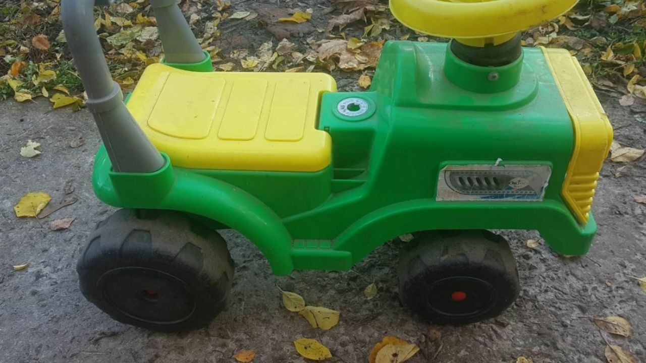 Толокар ,беговел, трактор ( машина) детский