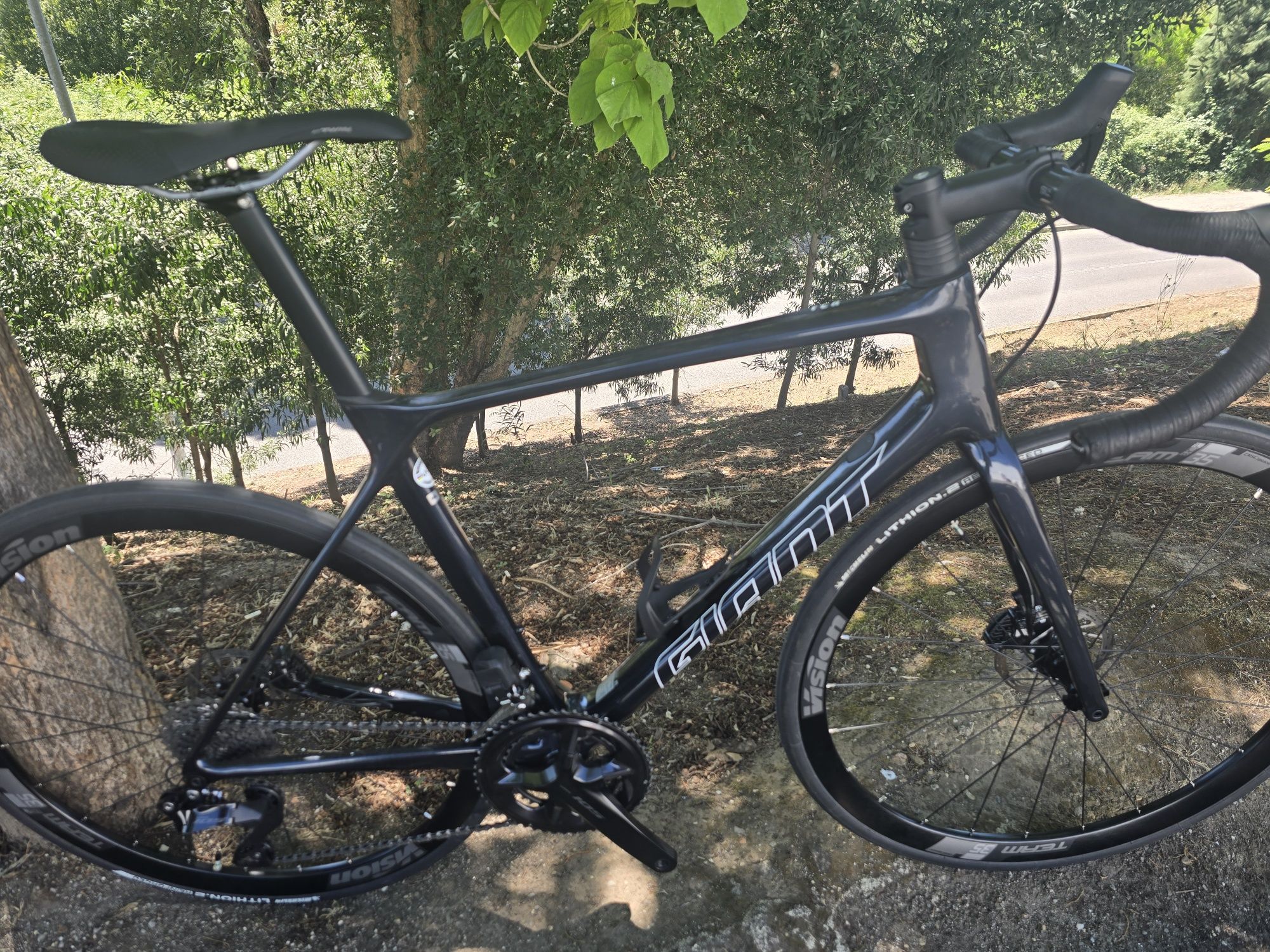 Giant carbono 105 di2 12x2v semi nova