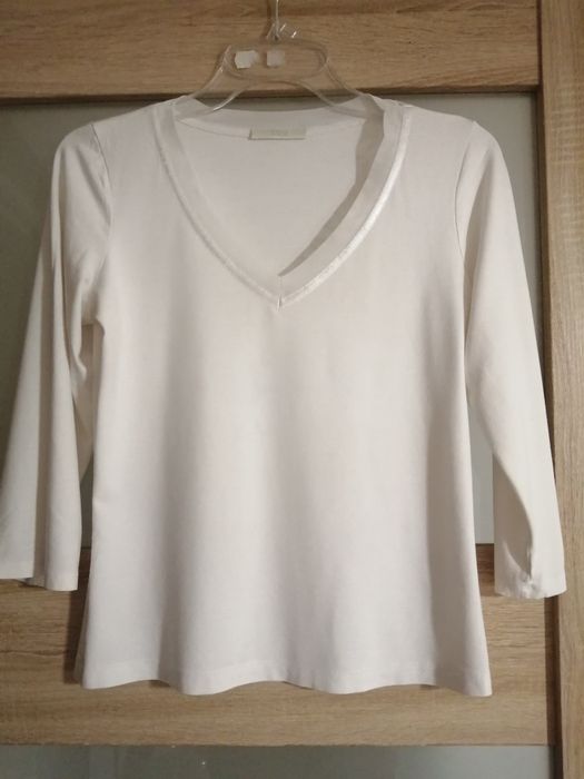 Kremowa bluzeczka w serek