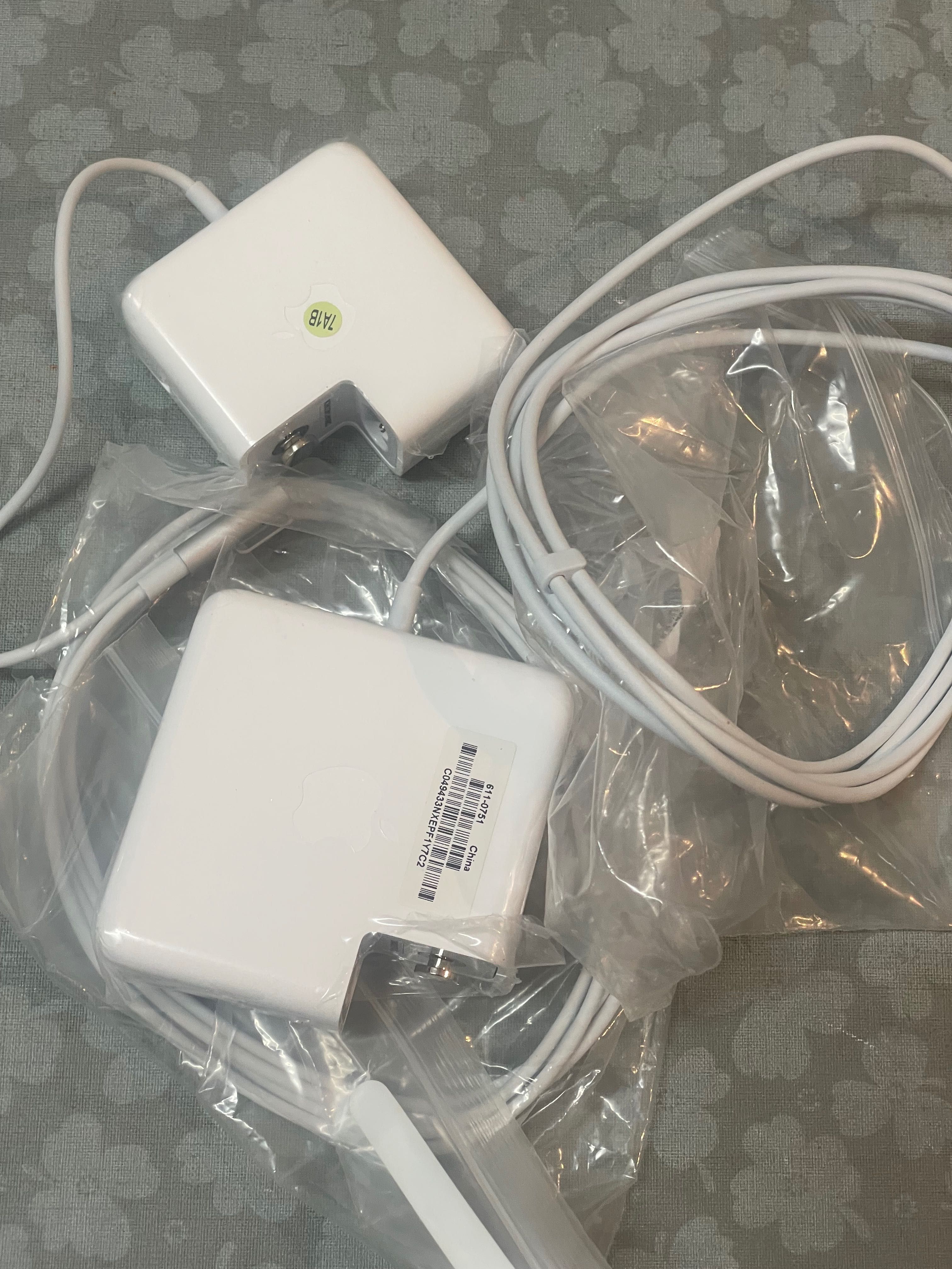 Vendo carregadores Apple originais