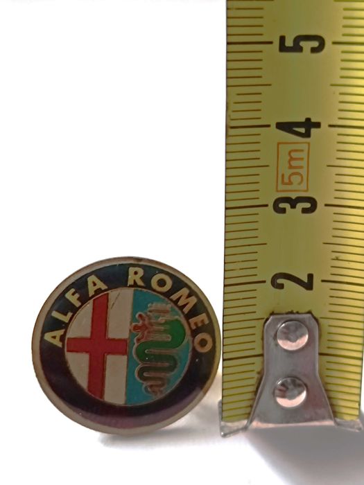 Pin antigo da Alfa Romeo