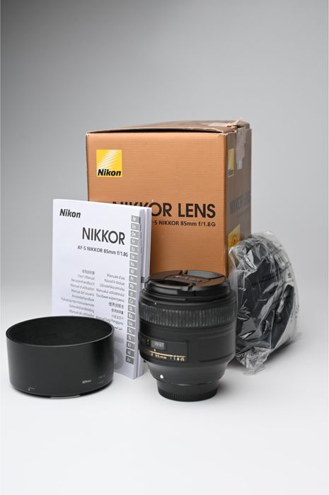 Обʼєктив Nikon 85 mm 1.8G