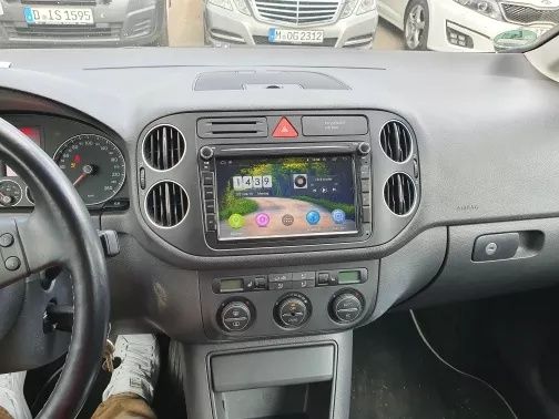 Штатна магнітола  Volkswagen Skoda VW Passat Golf Octavia Fabia CarPla