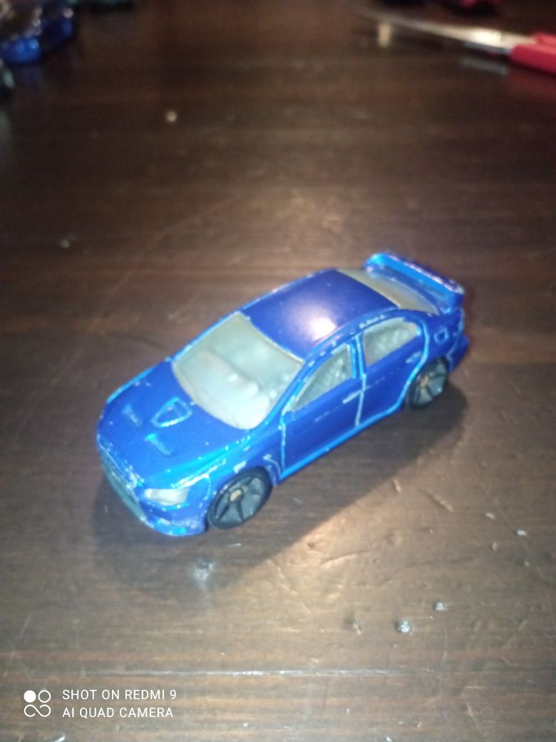 Mitsubishi Lancer Evolution hot wheels granatowy