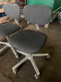 Krzesła biurowe obrotowe z podnośnikiem