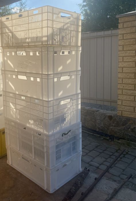 Пластмасові господарчі ящики