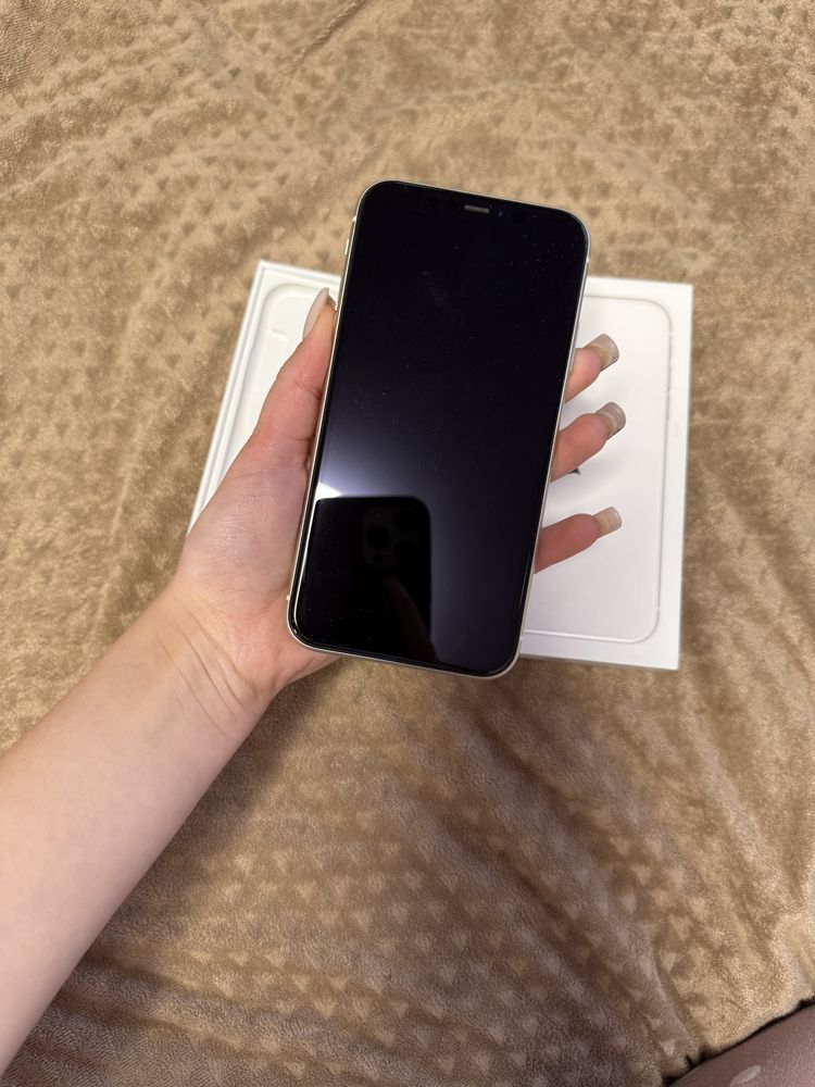 Продам iPhone 11