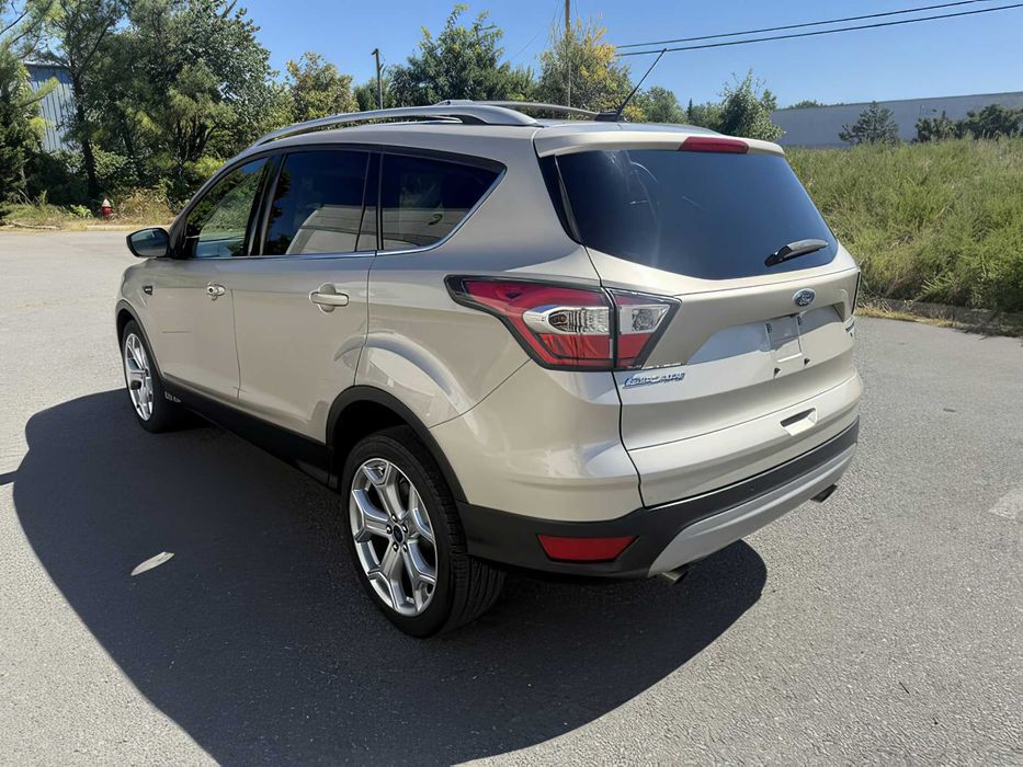 Ford Escape Titanium      2017