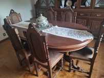 Mesa extensível + 8 cadeiras