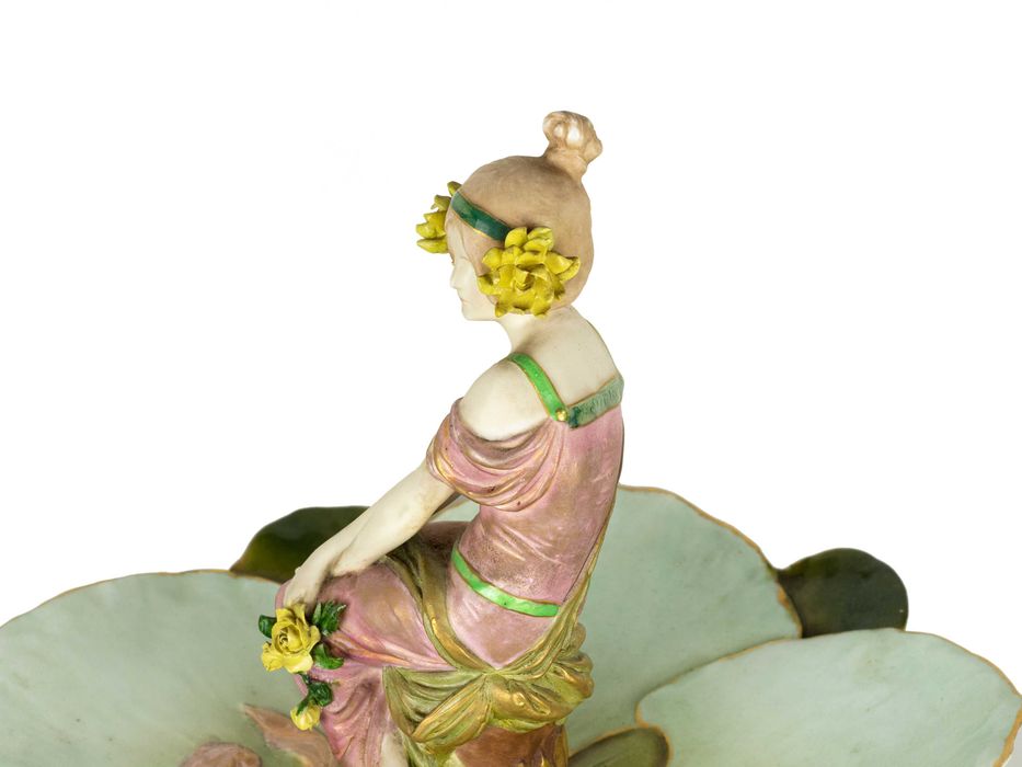 Estatueta porcelana nenúfar Ernst Wahliss | Arte Nova