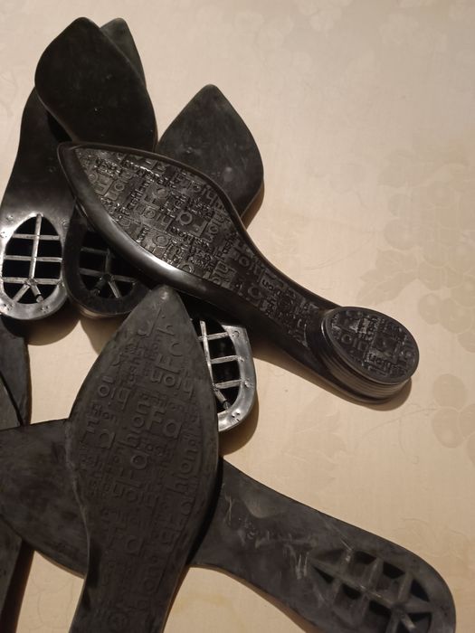 Продам подошву . .