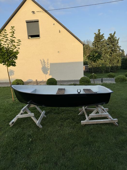 Łódź lodz lodka Łódka lodzie lodzie wiosłowa wędkarska