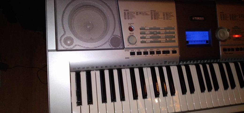 Keyboard Yamaha PSR- 295