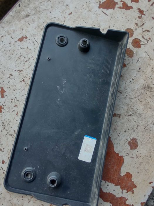 Подіум, Кронштейн номерного знаку VAG 5NN807287