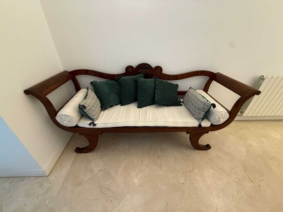 Sofá canapé antigo. Bela antiguidade!