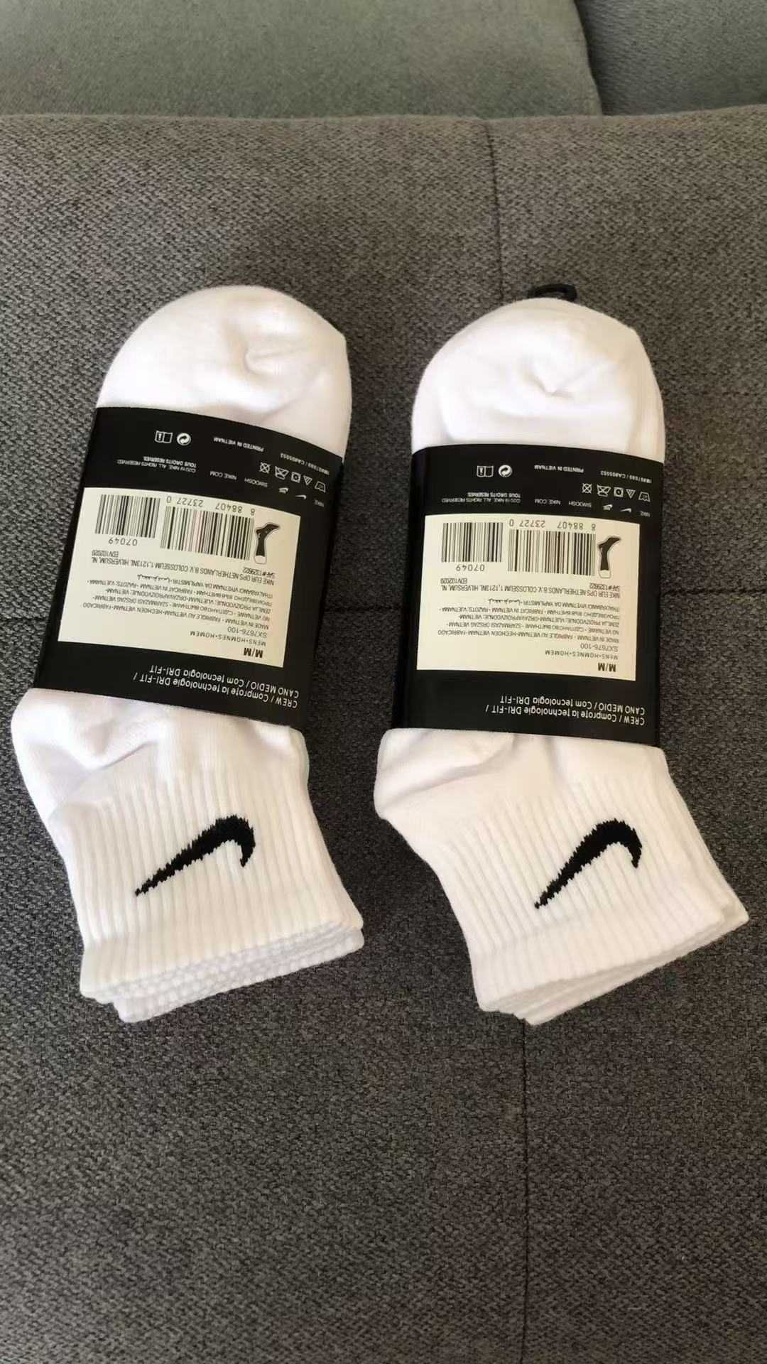 9 par skarpet Nike z czystego bawełny. Białe, krótkie, Rozmiar M/L