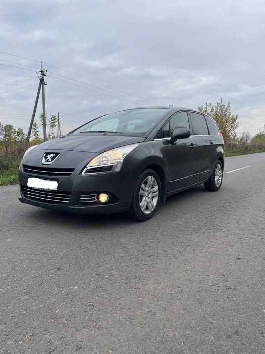 Peugeot 5008 2010рік 1,6 дизель