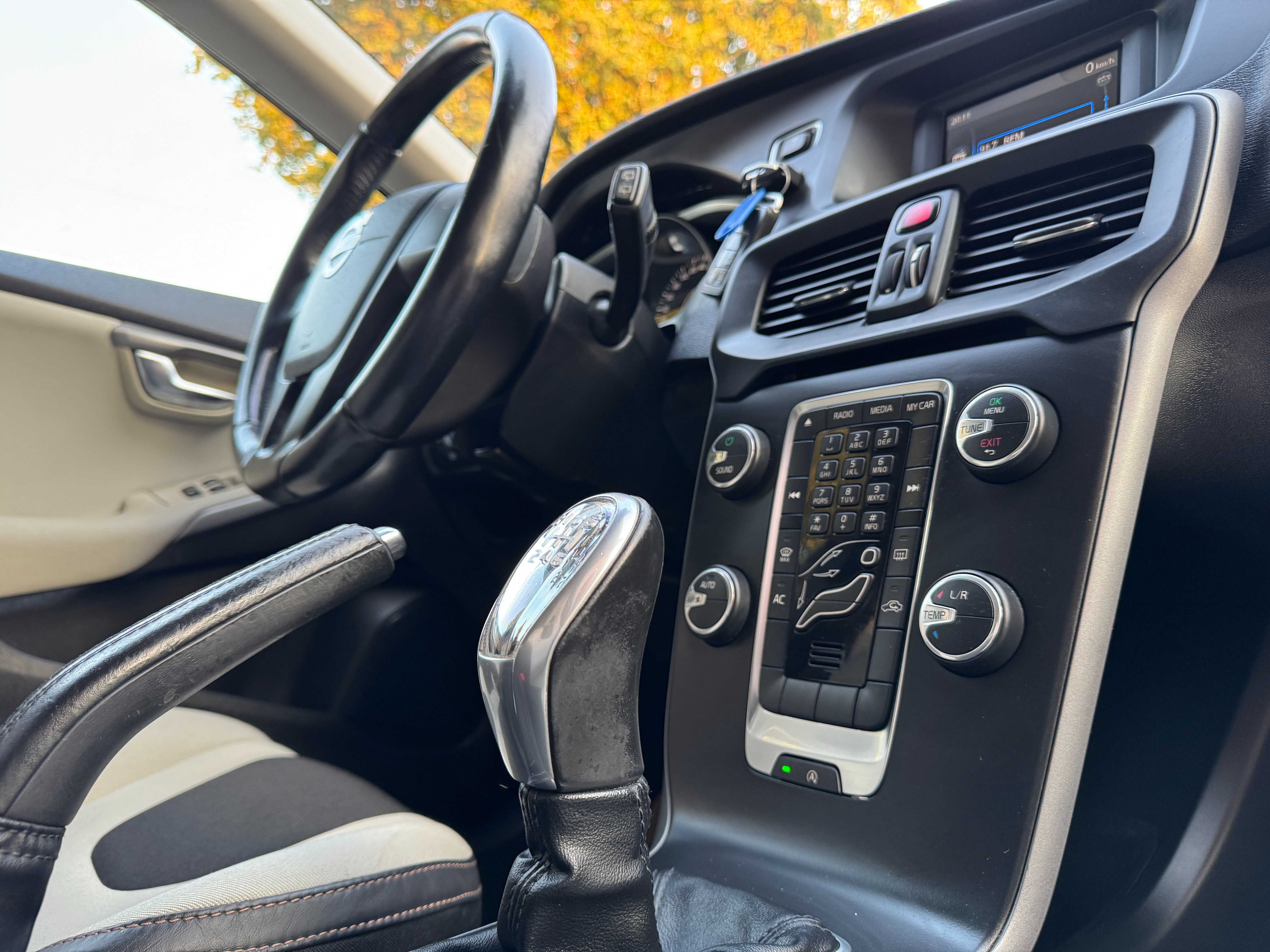Volvo V40 Cross Country 1.6 D2 Momentum