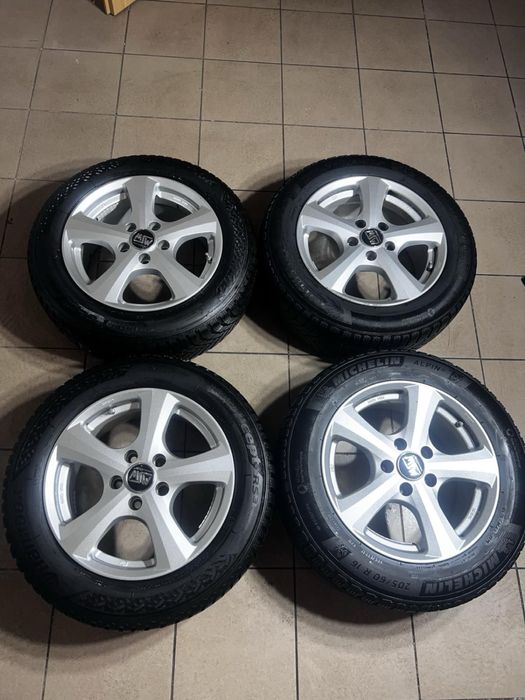 5x114,3 ET46 Kola Alufelgi+opony zima 205/60R16