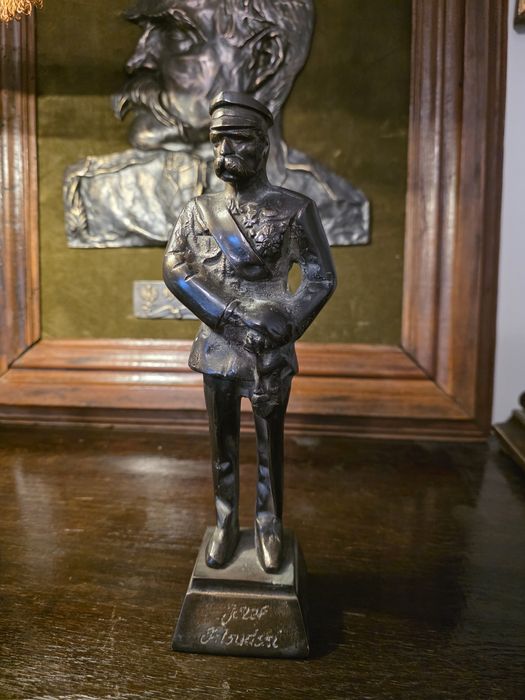 Józef Piłsudski figura,statuetka,rzeźba,popiersie