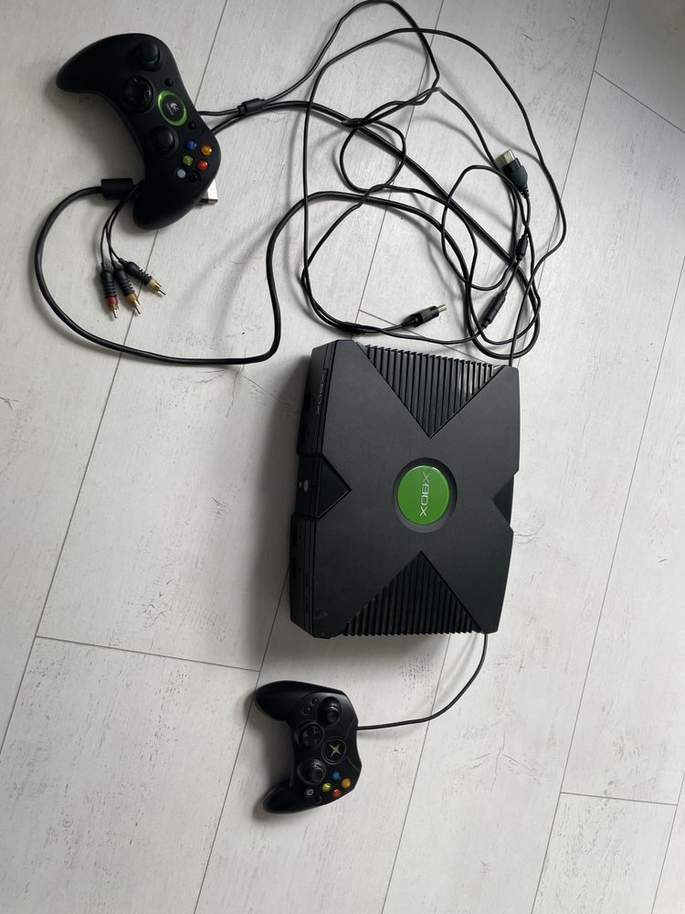 Xbox Classic z 8 grami i 2 padami