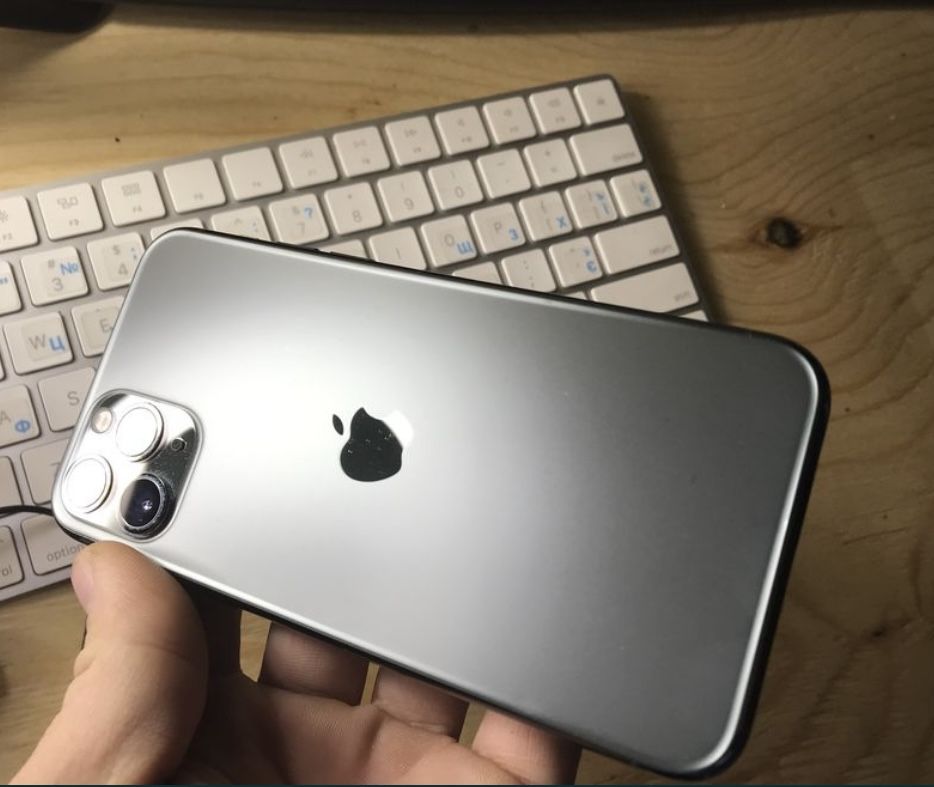 Iphone 11 pro 64gb newerlock
