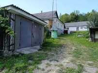 Продаж будинку та присадибної ділянки.