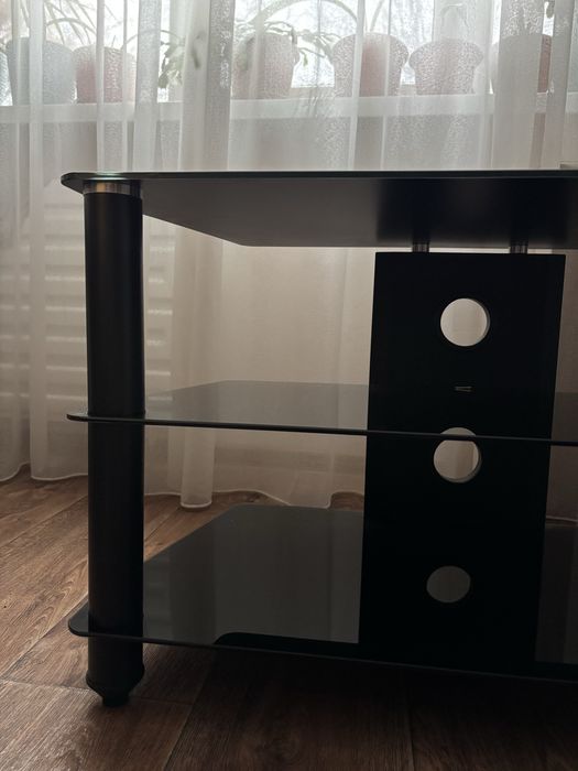 Тумба под телевизор стеклянная