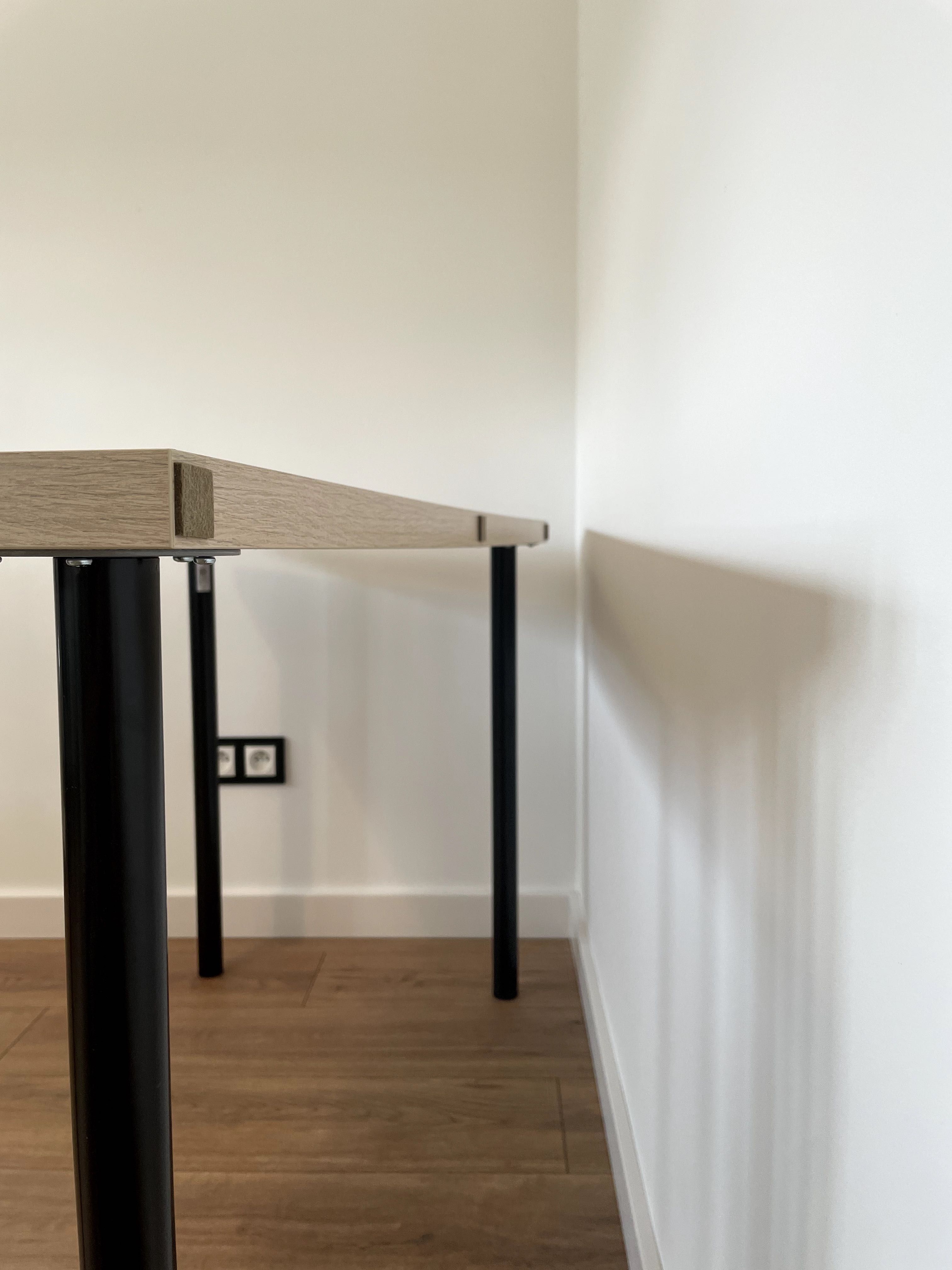 Biurko IKEA LAGKAPTEN 120x60cm, imitacja dębu, czarne nogi
