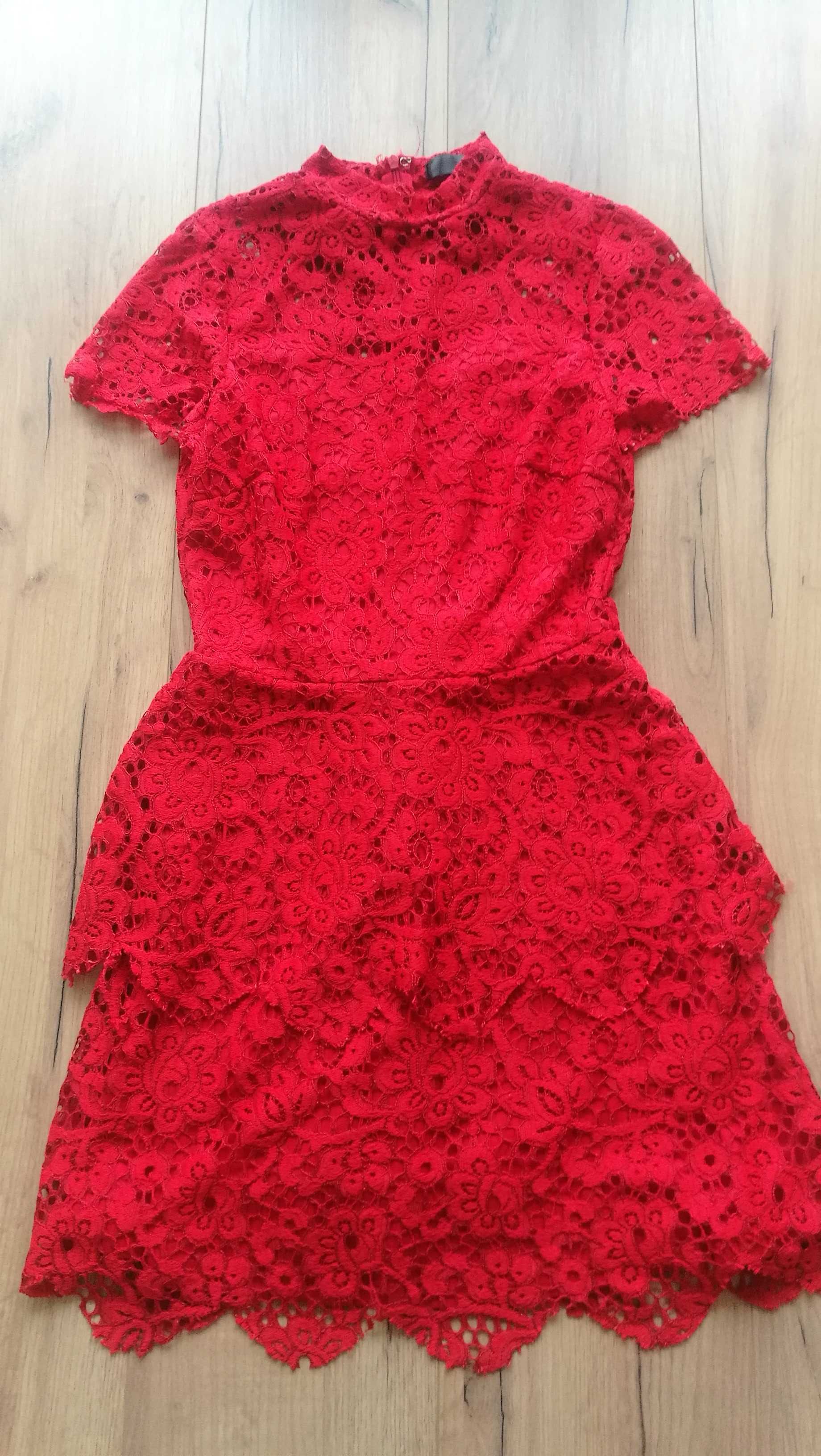 Piękna czerwona sukienka xs koronkowa
