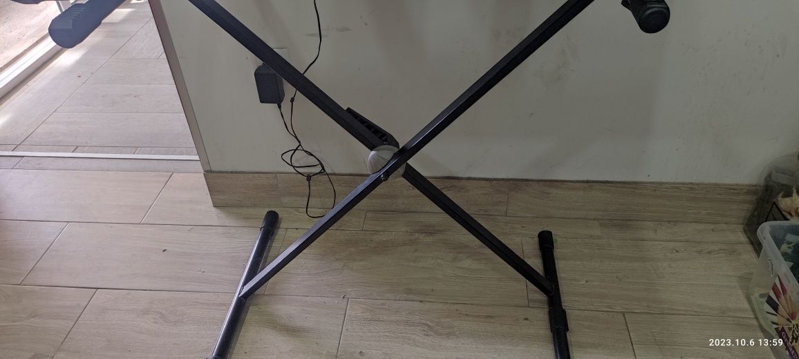 Vendo piano + suporte