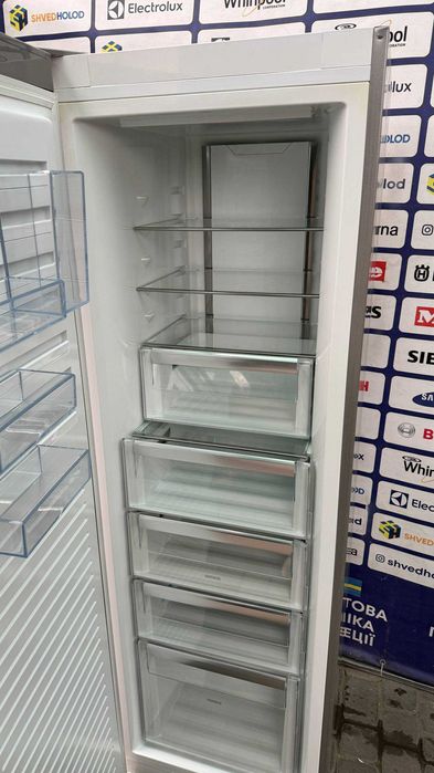 Морозильна камера б/в ELECTROLUX 185 Металік No Frost #07492