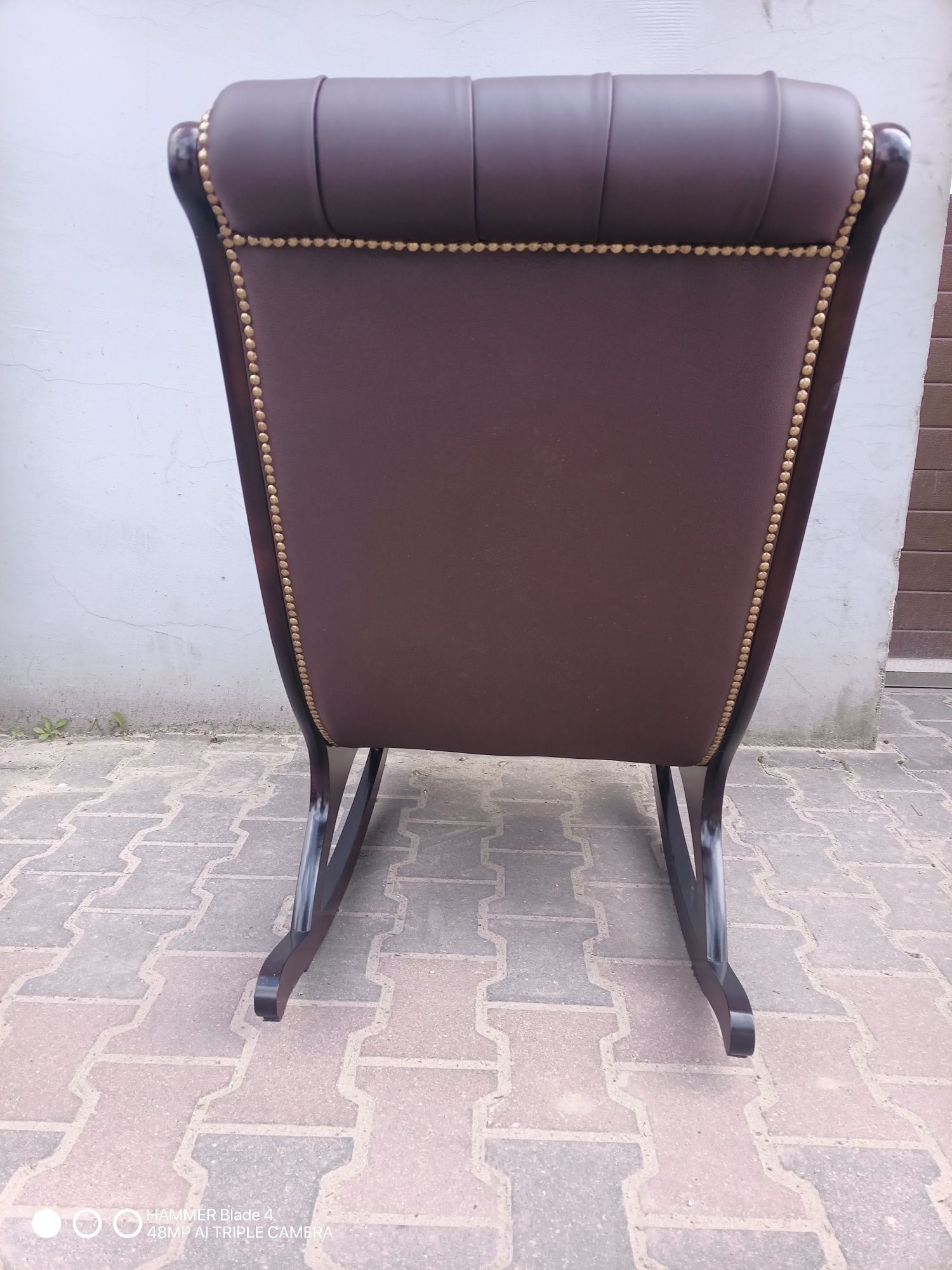Fotel bujany Chesterfield