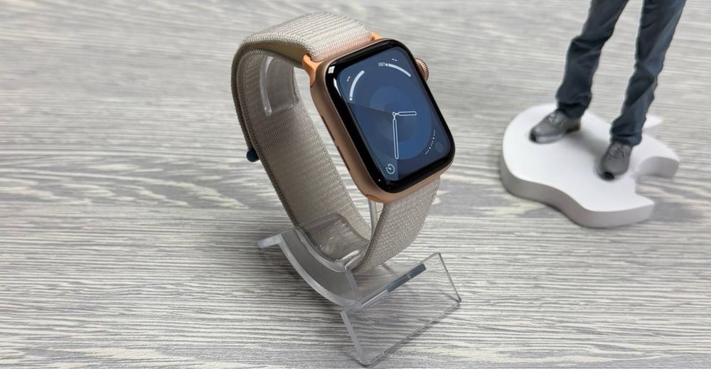 Apple Watch  Series 6 gold 40 mm GPS / 86%